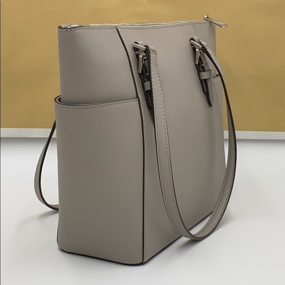 MICHAEL KORS CHARLOTTE LARGE TZ TOTE PEARL GREY - Picture 16 of 16